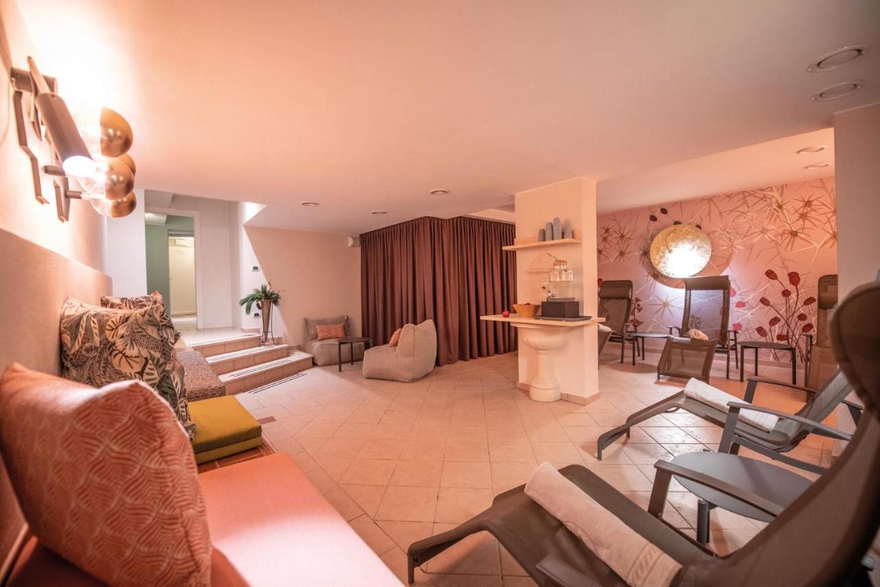 Condor 4*