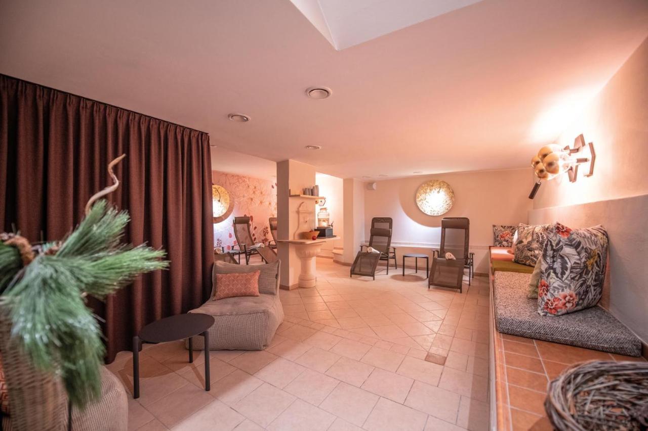 Condor 4*